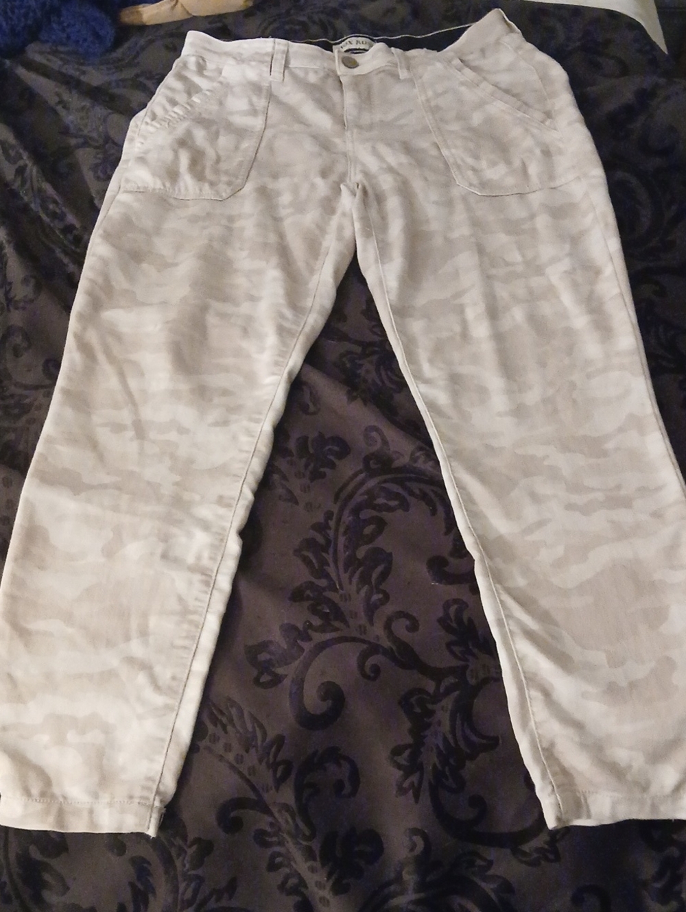 NWOT Knox Rose Beige Camo Cargo Pants